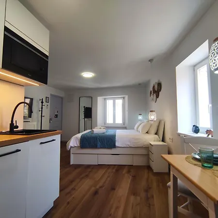 Lions Corner - Seaside *