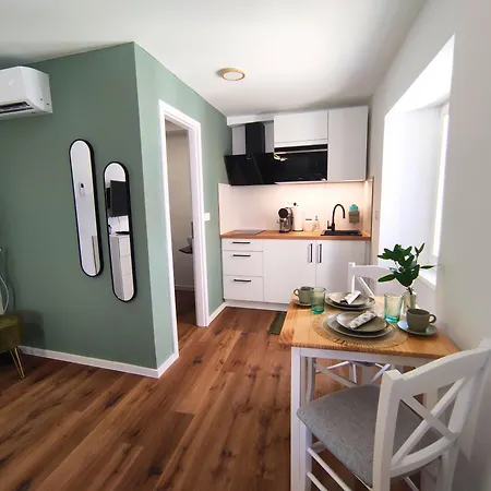 Lions Corner - Seaside