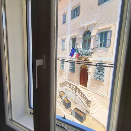 Lions Corner - Seaside Apartamento