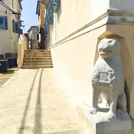Lions Corner - Seaside Apartamento Izola