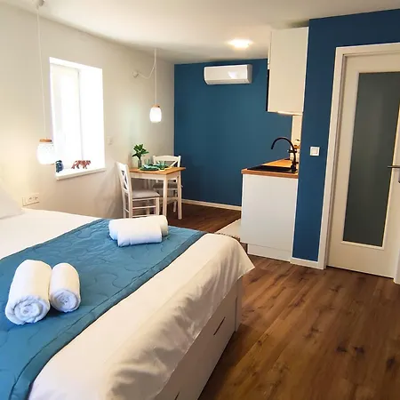 Lions Corner - Seaside *