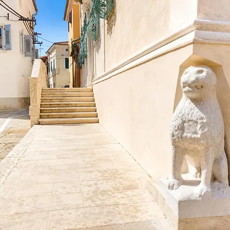 Lions Corner - Seaside *
