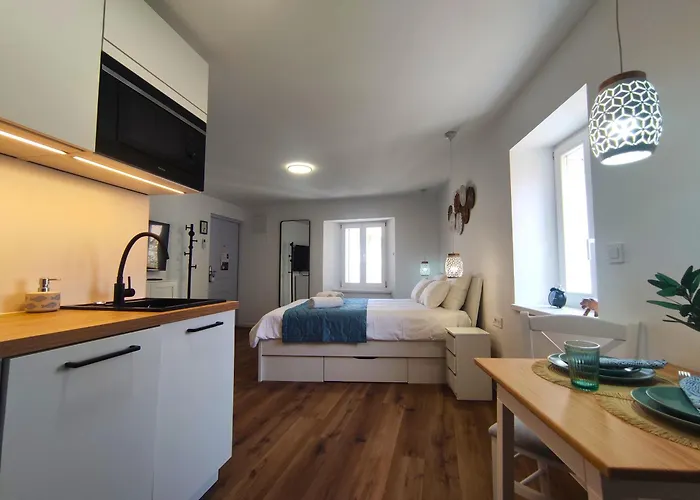 Lions Corner - Seaside *