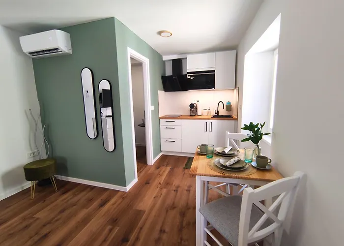 Lions Corner - Seaside